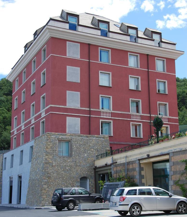 Sea Art Hotel Vado Ligure Exterior photo