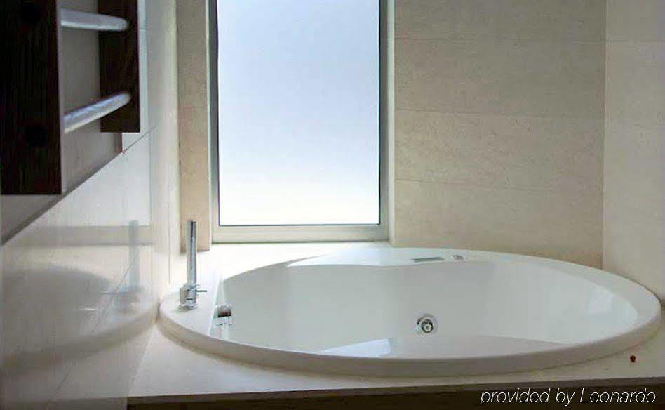 Sea Art Hotel Vado Ligure Exterior photo